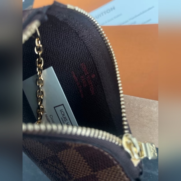 Louis Vuitton Key Pouch - Picture 9 of 11
